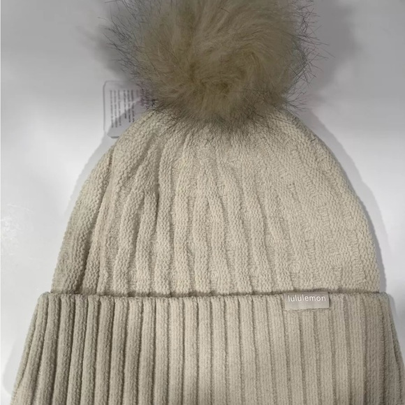 Lululemon - Picture 2 of 5